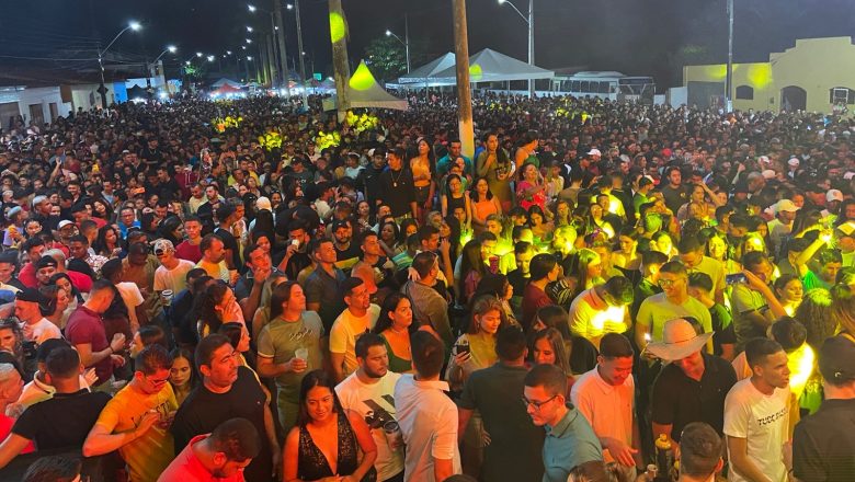 FESTA DE REIS EM MONTANHAS 2023 GRANDE PÚBLICO E SHOWS MUSICAIS