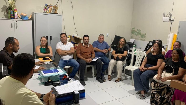 REUNIÃO COM EQUIPES DE TRANSIÇÃO NO MUNICÍPIO DE MONTANHAS