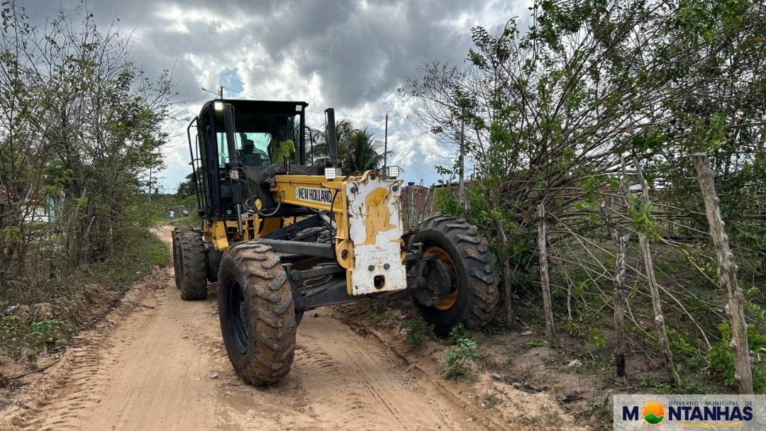 BAIRRO LAGOA DE PEDRAS RECEBE TRATAMENTO NA ESTRADA PRINCIPAL E CONSTRUÇÃO DE BUEIRO (3)