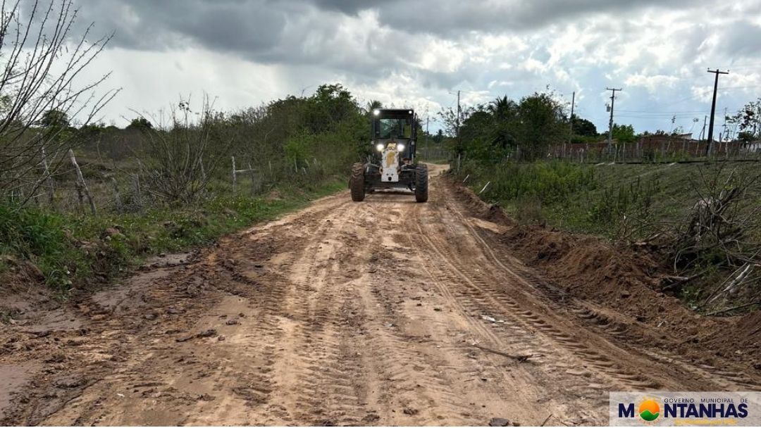 BAIRRO LAGOA DE PEDRAS RECEBE TRATAMENTO NA ESTRADA PRINCIPAL E CONSTRUÇÃO DE BUEIRO (4)